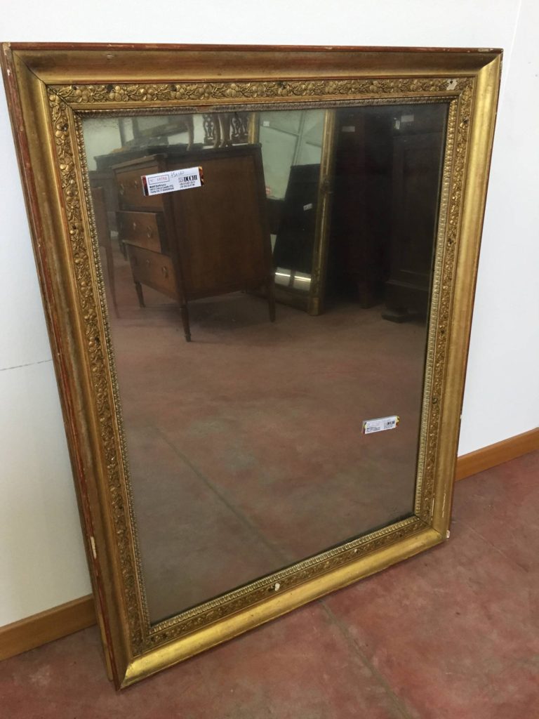 foto-Specchio con cornice intagliata e dorata 1800